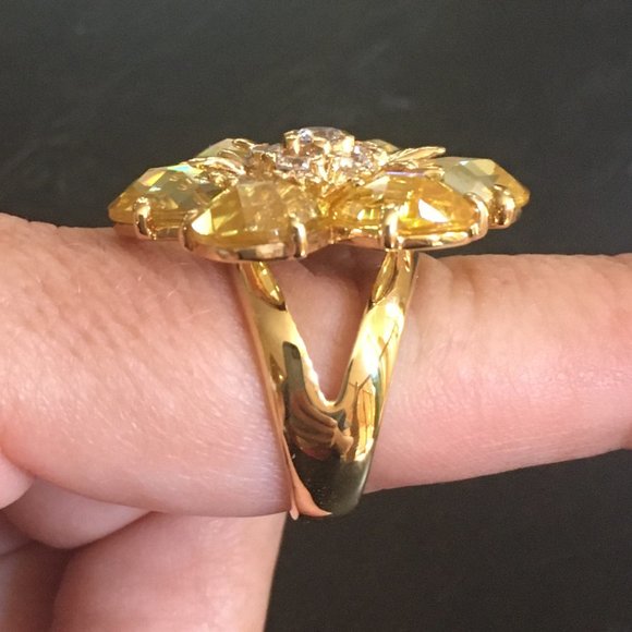 Ariella Collection Stone Flower Ring - Yellow - Picture 5 of 8